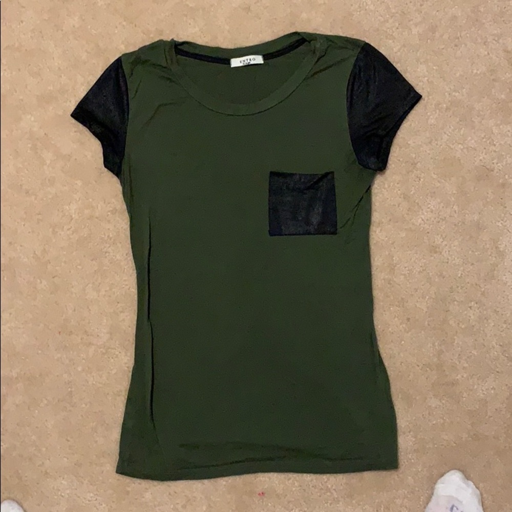 Cute fitted dark green t shirt